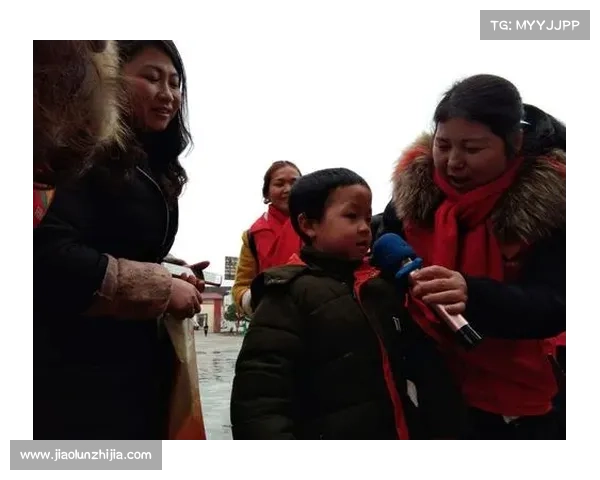 靖远留守儿童观赛团现场加油助威 当地企业捐赠训练装备助力成长 靖远留守儿童观赛团现场加油助威 当地企业捐赠训练装备助力成长